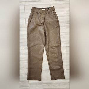 Aritzia Command Pant
